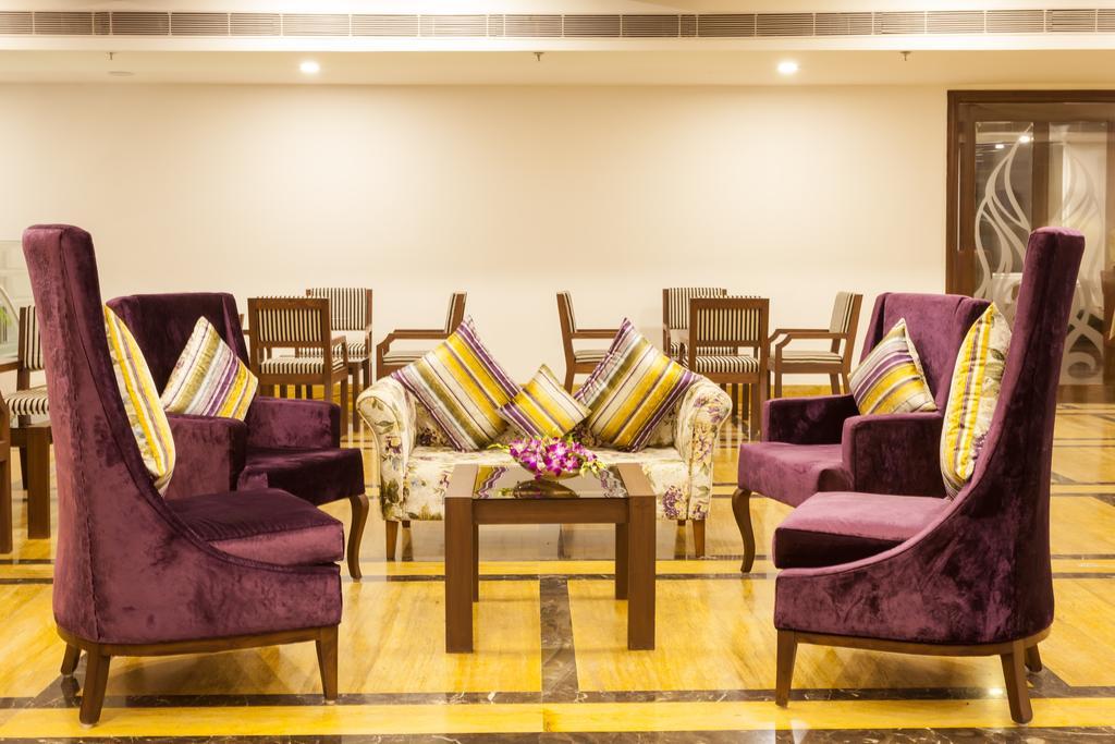 Hotel Velvet Clarks Exotica Zirakpur Exterior foto