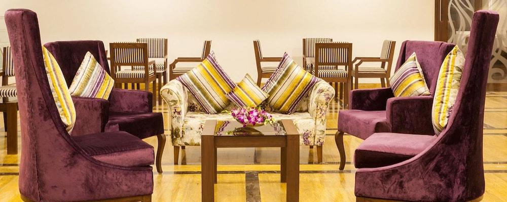 Hotel Velvet Clarks Exotica Zirakpur Exterior foto