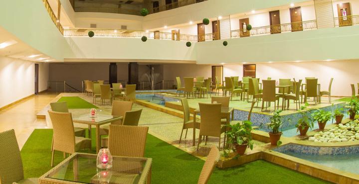 Hotel Velvet Clarks Exotica Zirakpur Exterior foto